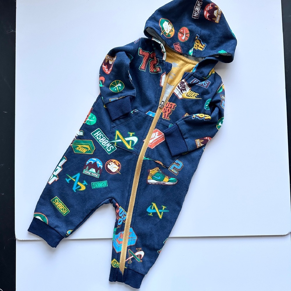 Nike Baby All Over Print Logo Zip‎ Up Hooded Romper Jumpsuit 6M